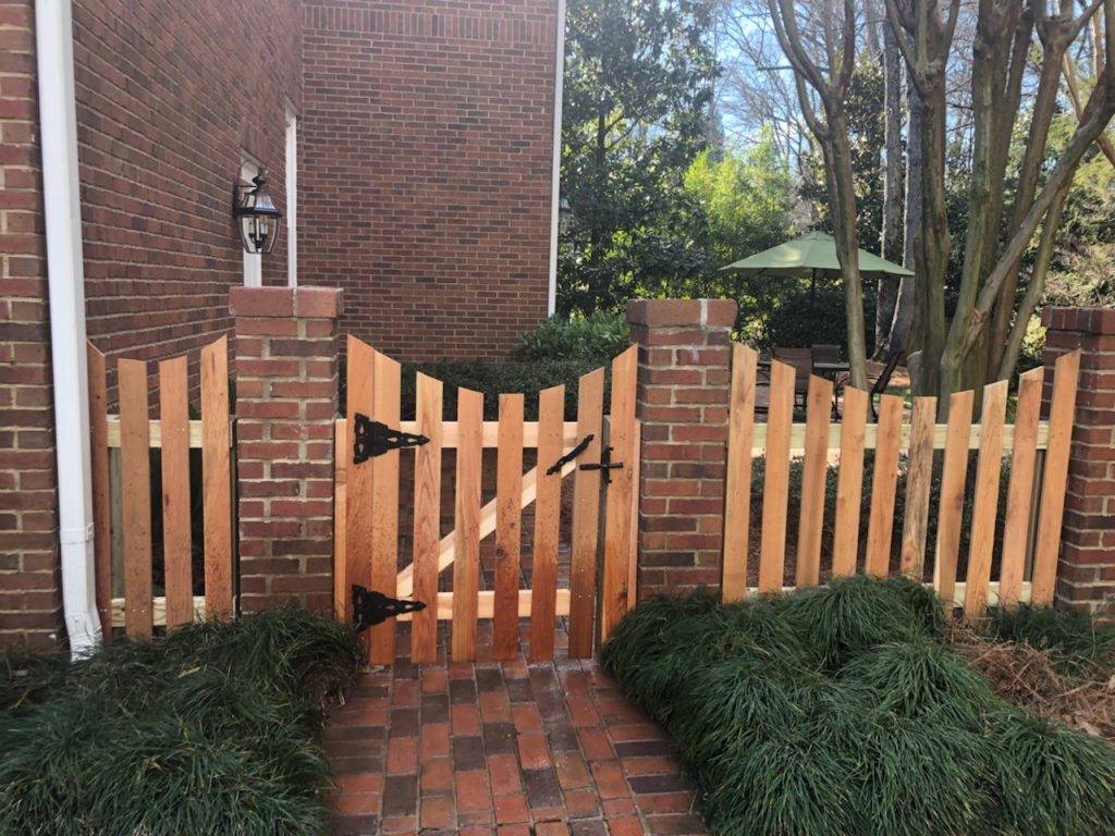4' Saddle Cedar- Brick Colums